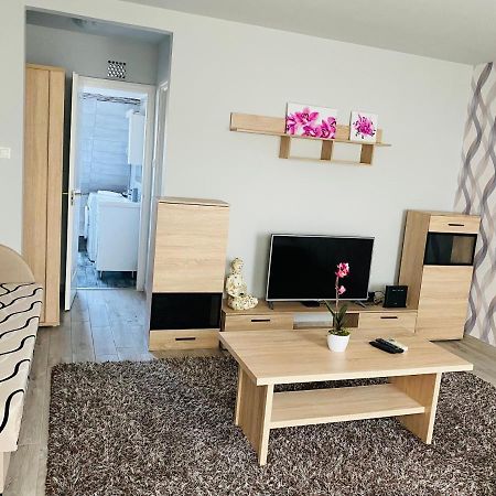Appartement Tamara Apartman à Hajdúszoboszló Extérieur photo