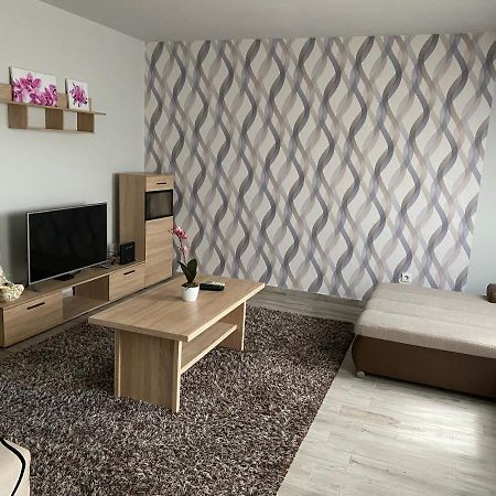 Appartement Tamara Apartman à Hajdúszoboszló Extérieur photo