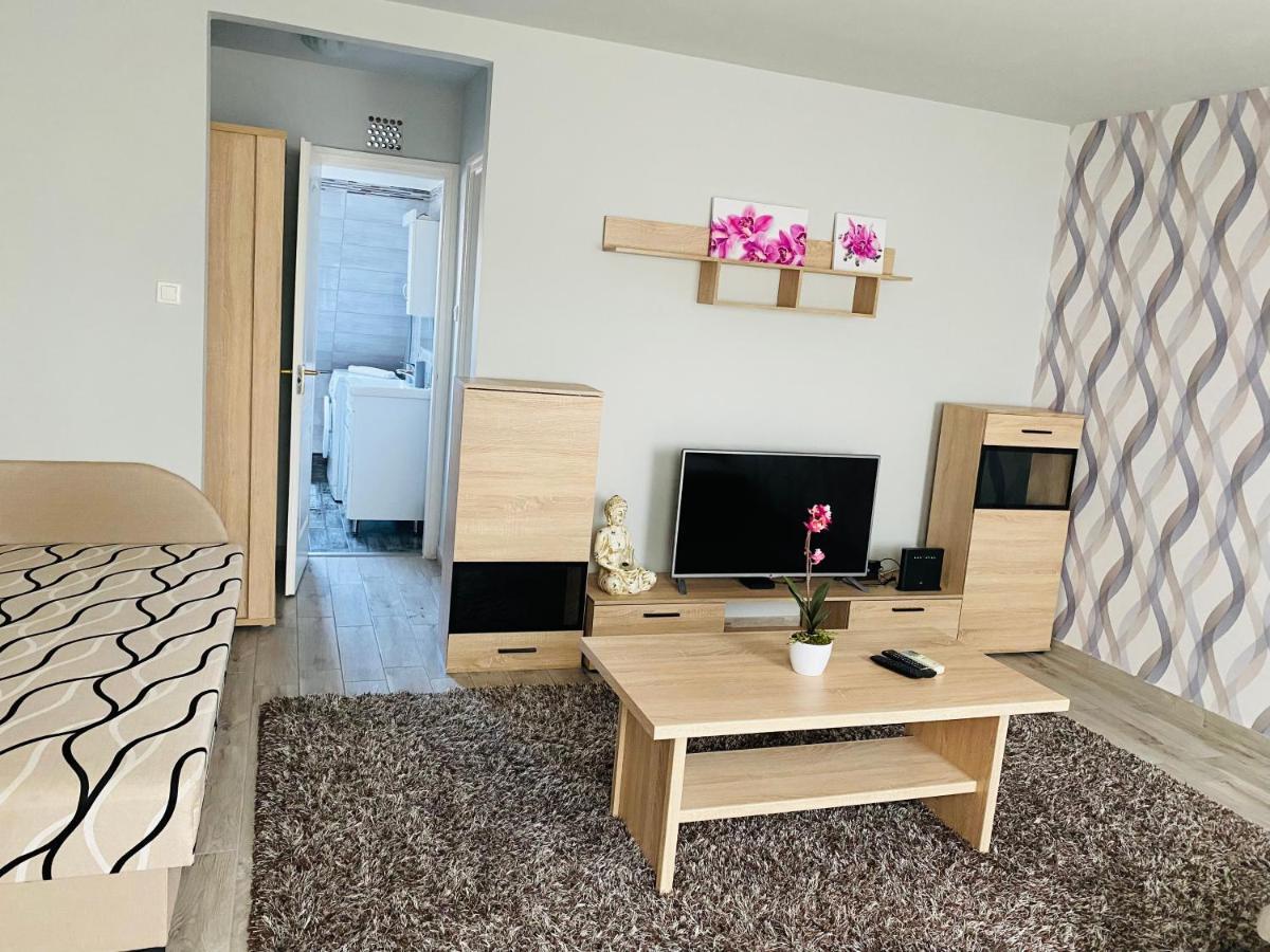 Appartement Tamara Apartman à Hajdúszoboszló Extérieur photo