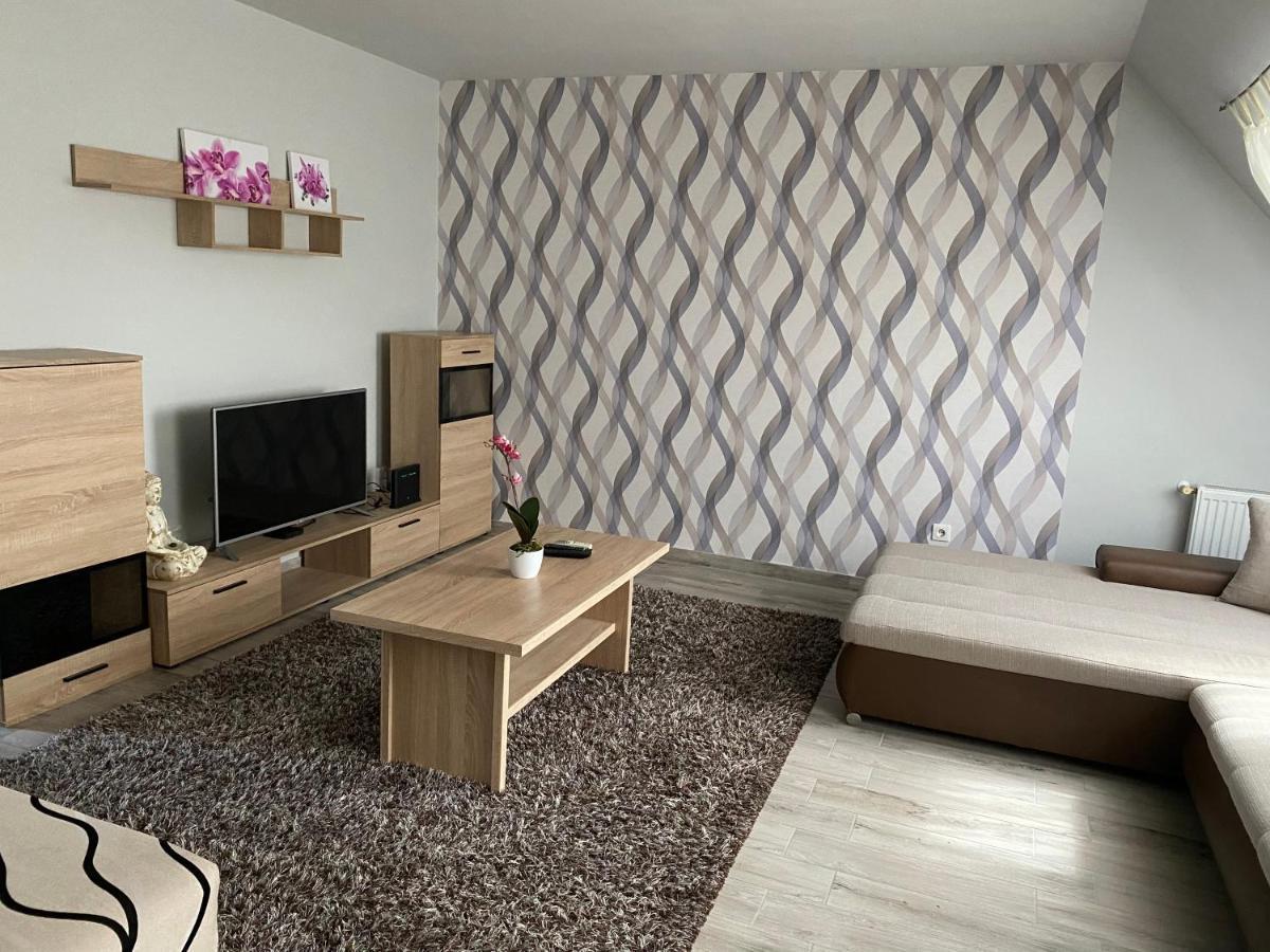 Appartement Tamara Apartman à Hajdúszoboszló Extérieur photo
