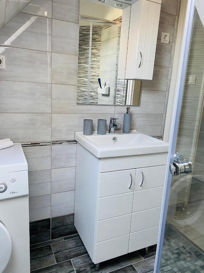 Appartement Tamara Apartman à Hajdúszoboszló Extérieur photo