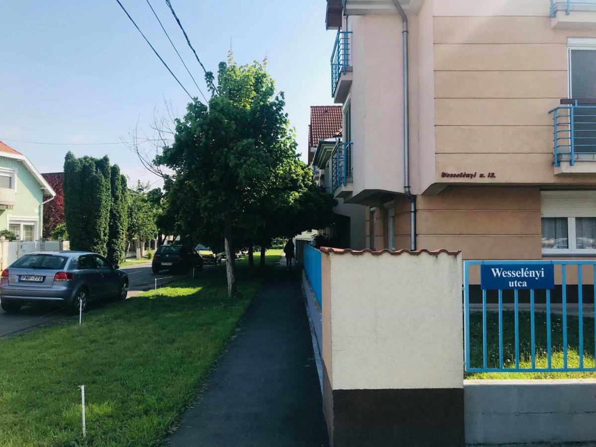 Appartement Tamara Apartman à Hajdúszoboszló Extérieur photo